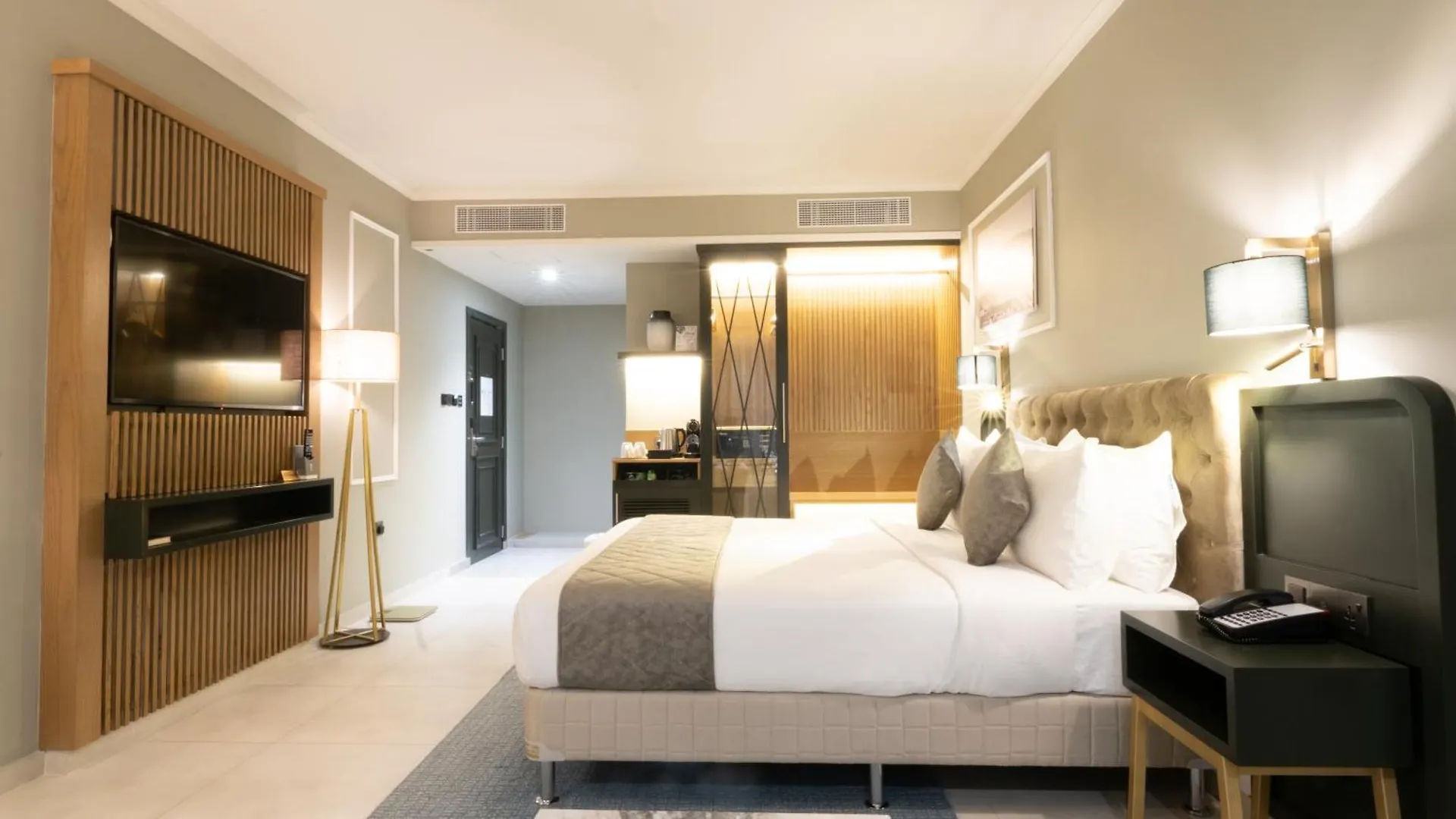President Hotel Dubai 3*,