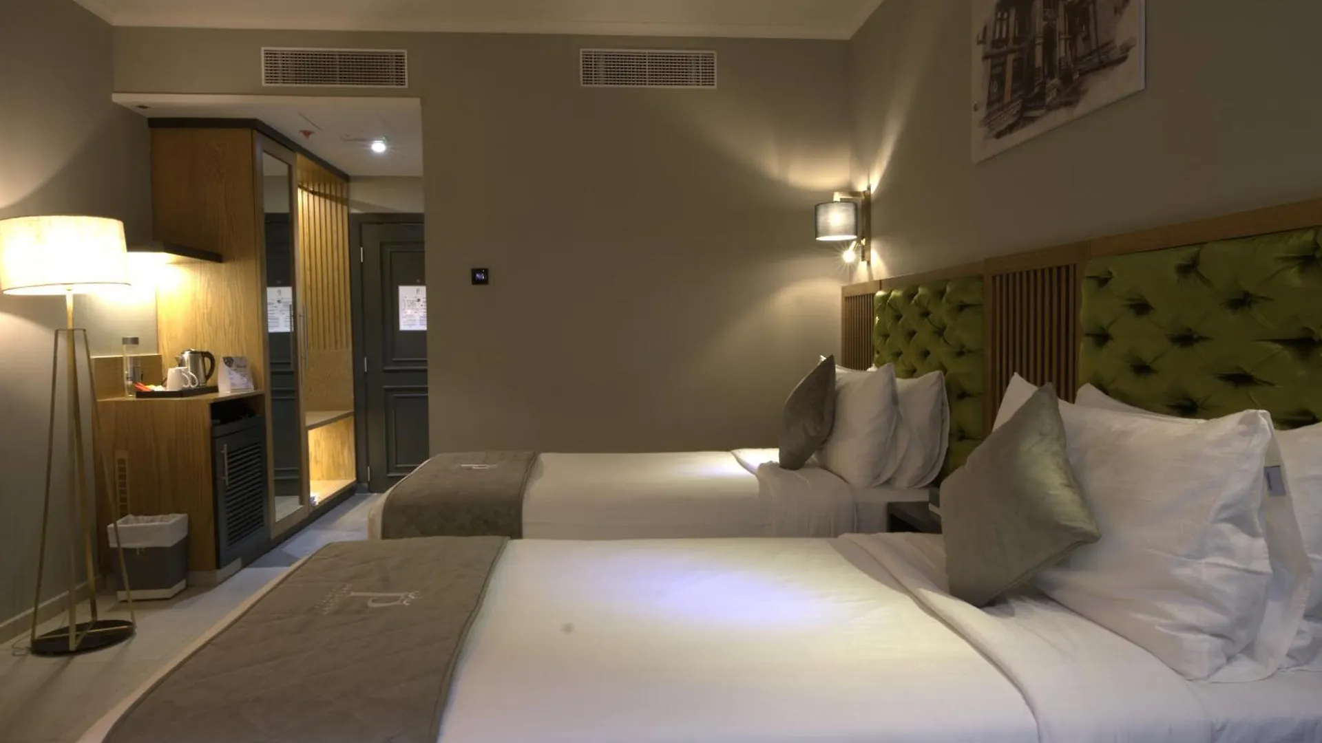 President Hotel Dubai 3*,